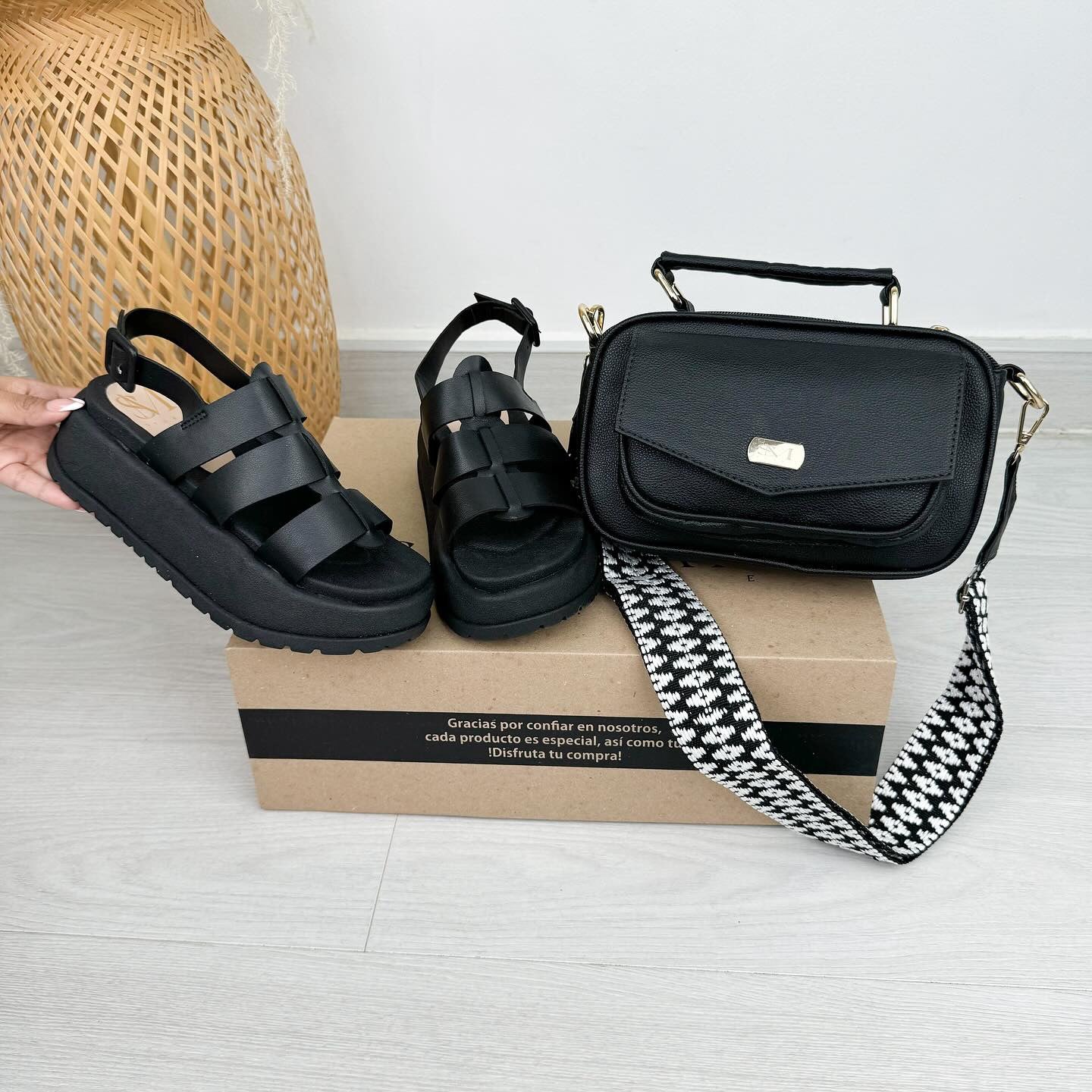 COMBOS SANDALIAS DANNA + BOLSO